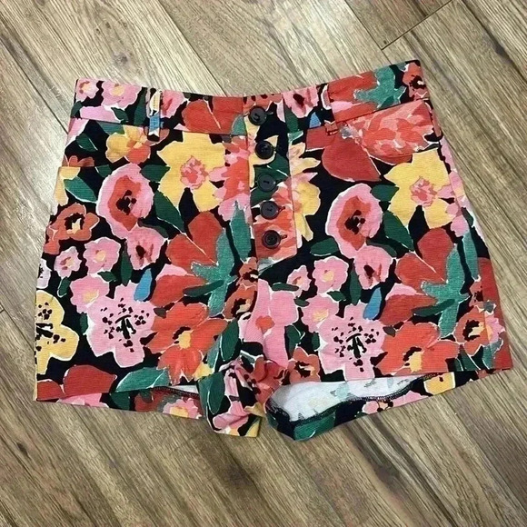 Zara trf  collection women’s Floral high waisted shorts size M - Picture 2 of 4